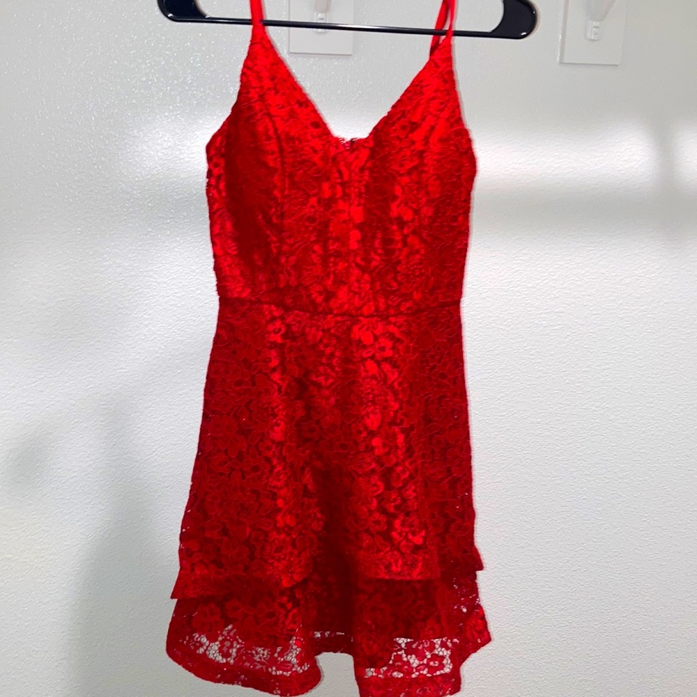 Red dress , padding in the dress brand xtraordinary
